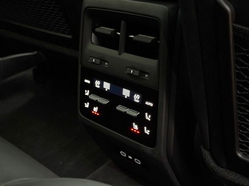 Used 2024 Porsche Macan 4 Electric image 35