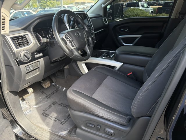 Used 2021 Nissan Titan SV w/ SV Convenience Package AWD/4WD image 9