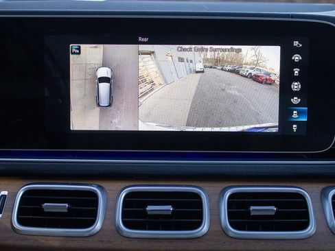 Used 2022 Mercedes-Benz GLS 450 4MATIC image 18