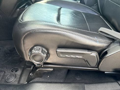 Used 2020 Jeep Wrangler Unlimited Sahara AWD/4WD image 15
