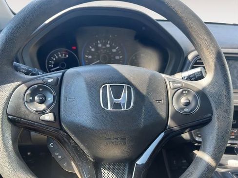 Used 2018 Honda HR-V EX image 11
