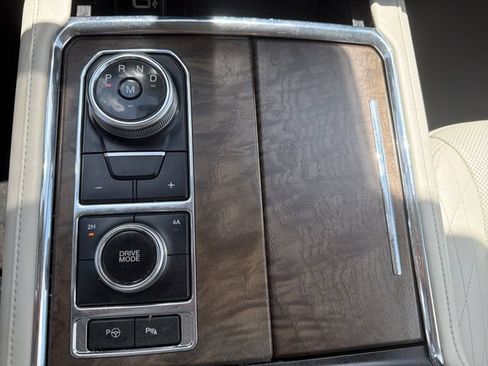 Used 2018 Ford Expedition Platinum AWD/4WD image 37