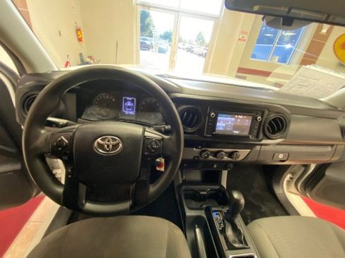 Used 2019 Toyota Tacoma SR w/ SR Convenience Package image 24