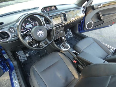 Used 2014 Volkswagen Beetle R-Line image 22