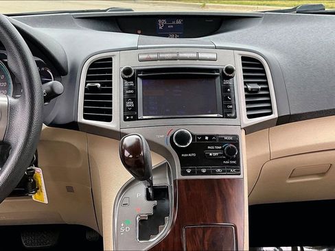 Used 2013 Toyota Venza LE w/ LE Convenience Pkg FWD image 19