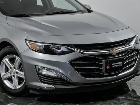 Used 2024 Chevrolet Malibu LS image 2