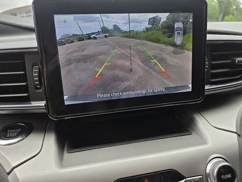 Used 2022 Ford Explorer XLT w/ Equipment Group 202A RWD image 11