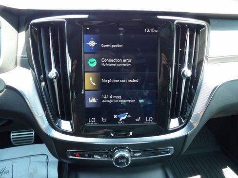 Used 2020 Volvo V60 T6 R-Design FWD image 20