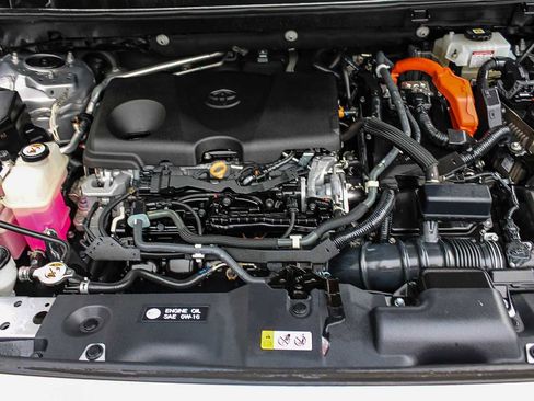 Used 2021 Toyota RAV4 XLE Premium w/ Carpet Mat Package (TMS) image 25