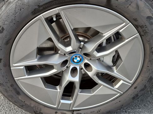 Used 2023 BMW iX xDrive50 AWD/4WD image 13