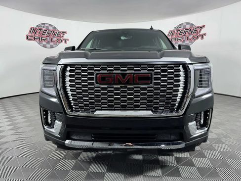 Used 2022 GMC Yukon Denali w/ Advanced Technology Package image 2