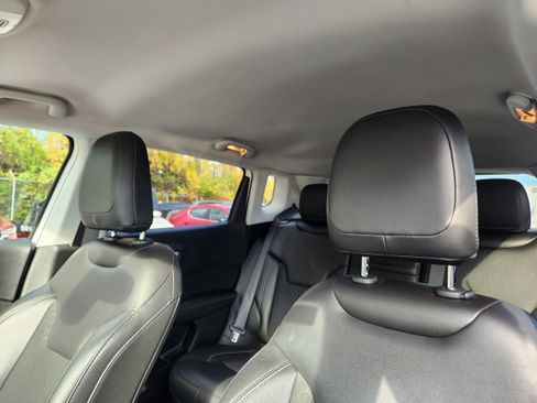 Used 2019 Jeep Compass Latitude w/ Popular Equipment Group image 13