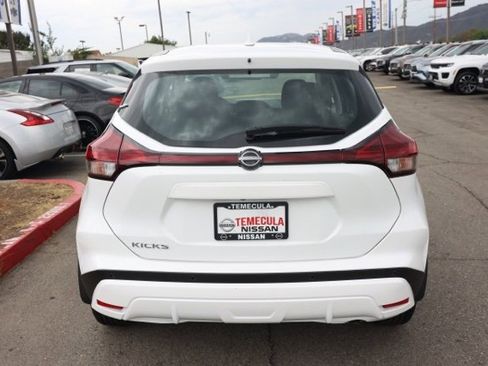 New 2025 Nissan Kicks Play S image 5