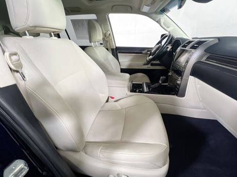 Used 2020 Lexus GX 460 Premium image 30