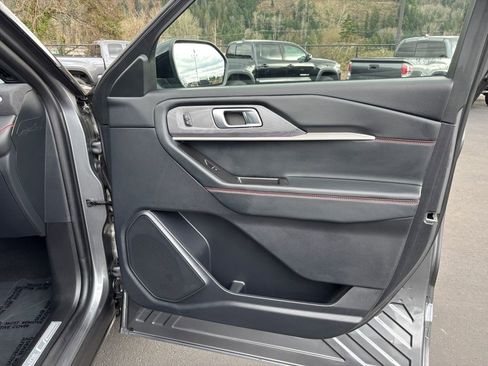 Used 2025 Ford Explorer ST-Line w/ ST-Line Street Pack image 26