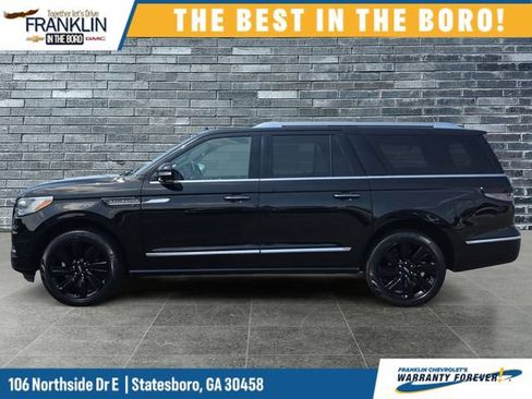 Used 2023 Lincoln Navigator L Reserve AWD/4WD image 2