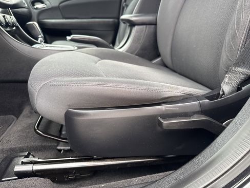 Used 2013 Chrysler 200 Touring image 8