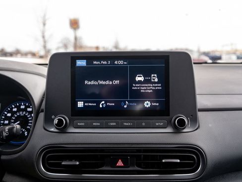 Used 2022 Hyundai Kona SE image 29