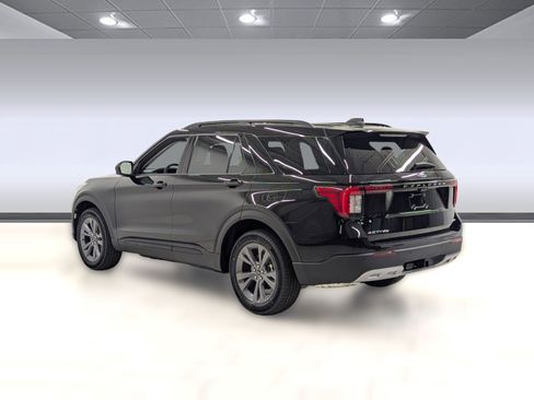 New 2026 Ford Explorer Active w/ Active Comfort Package image 2