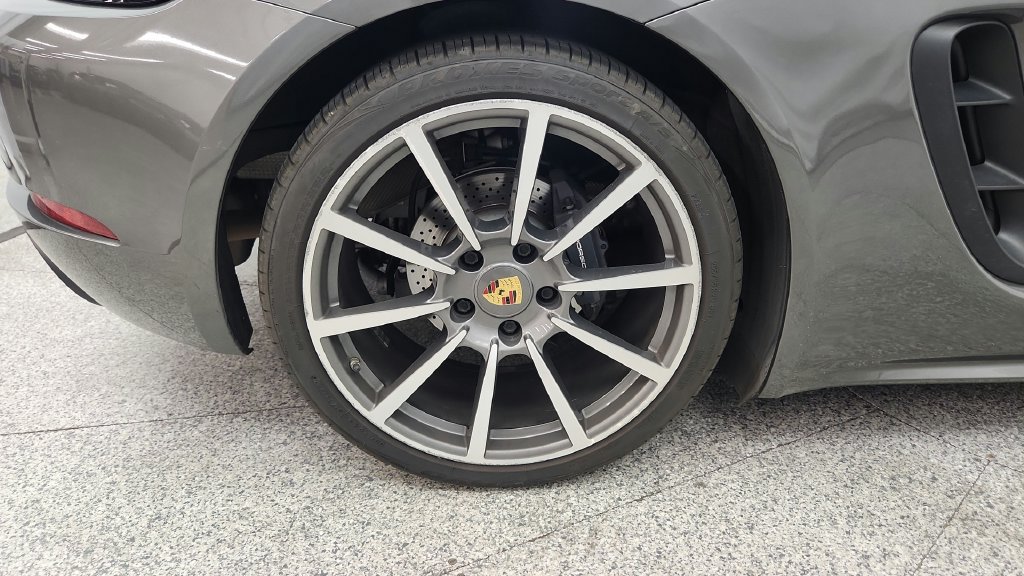 Used 2017 Porsche 718 Boxster RWD image 28