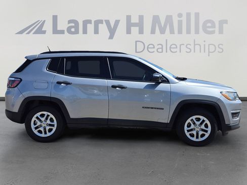 Used 2018 Jeep Compass Sport FWD image 6