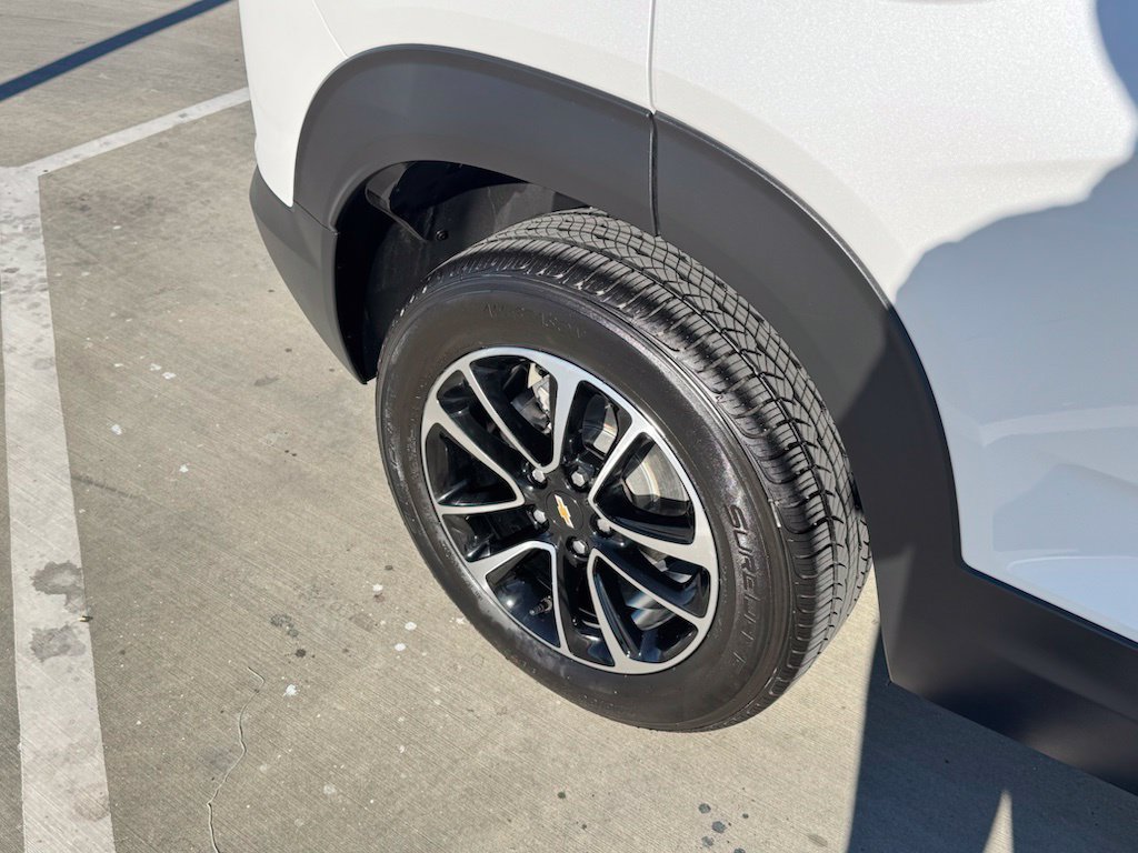Used 2024 Chevrolet TrailBlazer LT FWD image 24