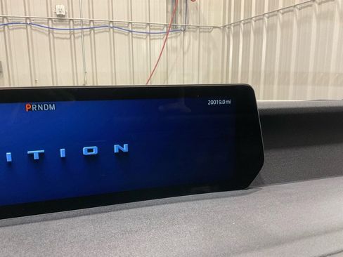 Used 2025 Ford Expedition Active image 17