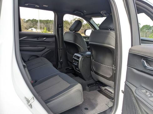 New 2026 Jeep Grand Cherokee Laredo w/ Trailer Tow Package RWD image 41