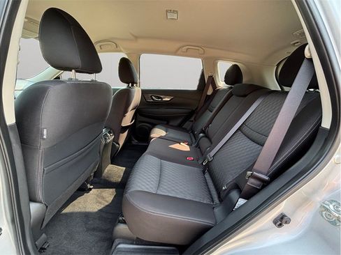 Used 2020 Nissan Rogue SV w/ Premium Package FWD image 36