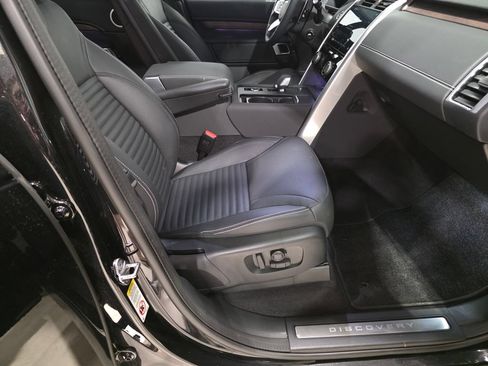 Certified 2025 Land Rover Discovery Dynamic SE AWD/4WD image 17