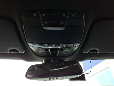 Used 2019 Mercedes-Benz GLC 350e 4MATIC image 22