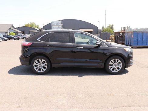 Used 2019 Ford Edge Titanium AWD/4WD image 4