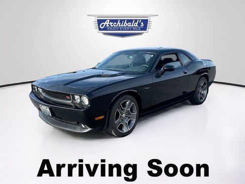 Used 2012 Dodge Challenger R/T RWD image 2
