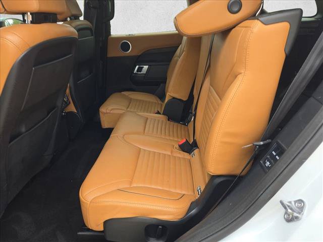 Used 2018 Land Rover Discovery HSE Luxury AWD/4WD image 16