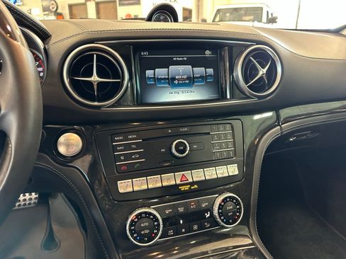 Used 2019 Mercedes-Benz SL 550 image 33