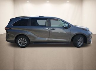Used 2024 Toyota Sienna XLE video 2