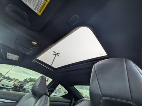 Used 2019 INFINITI Q60 3.0t Luxe w/ Essential Package image 10