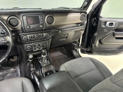 Used 2019 Jeep Wrangler Unlimited Sport S AWD/4WD image 22