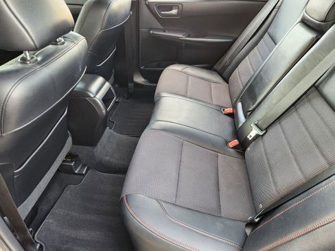 Used 2016 Toyota Camry SE image 29
