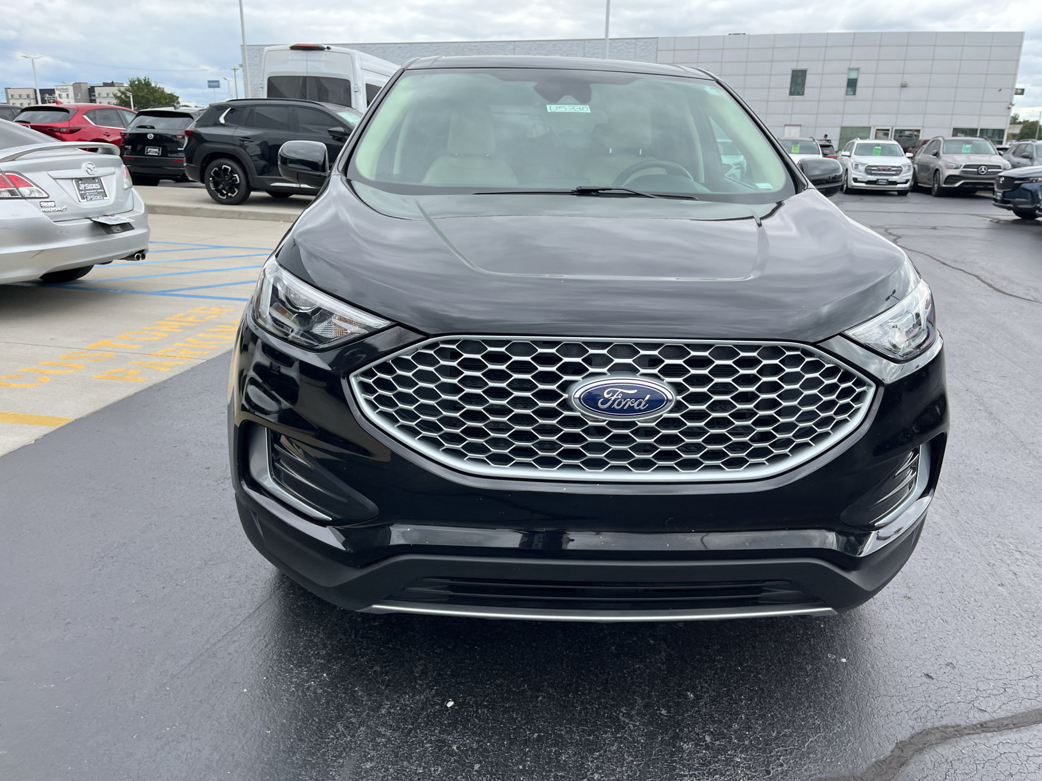 Used 2024 Ford Edge SEL AWD/4WD image 5