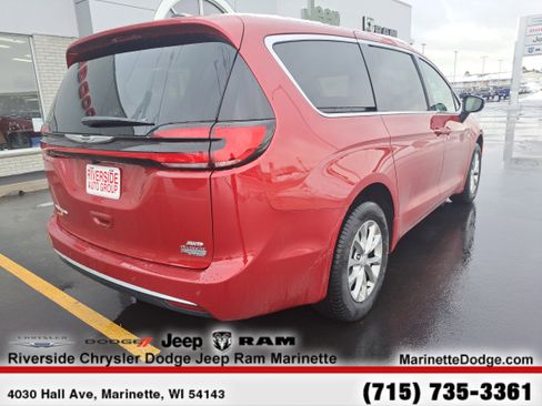 New 2026 Chrysler Pacifica Select image 10