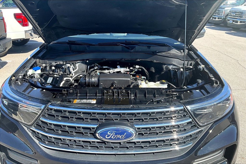 Used 2023 Ford Explorer XLT AWD/4WD image 8