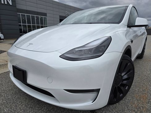 Used 2023 Tesla Model Y Performance AWD/4WD image 1