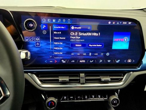 Used 2026 Chevrolet Equinox EV LT image 18