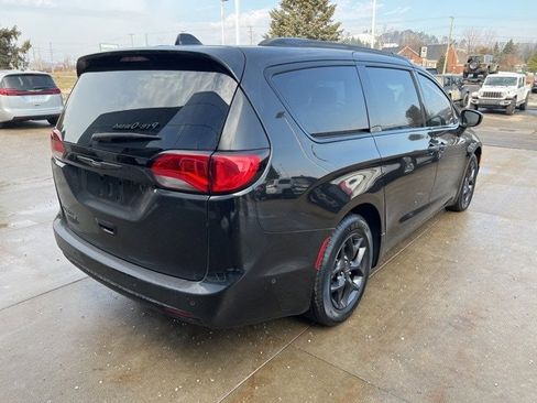 Certified 2019 Chrysler Pacifica Touring-L Plus w/ Advanced Safetytec Group image 6