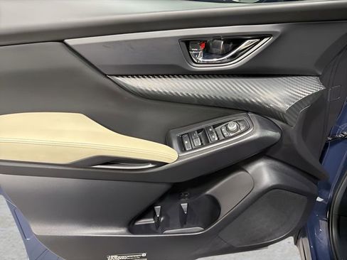 Used 2024 Subaru Ascent Premium w/ Convenience Package image 9