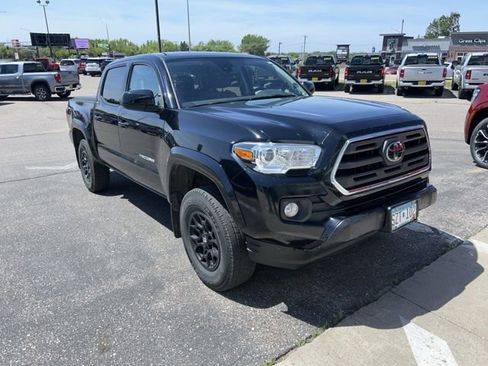 Used 2019 Toyota Tacoma SR5 AWD/4WD image 3