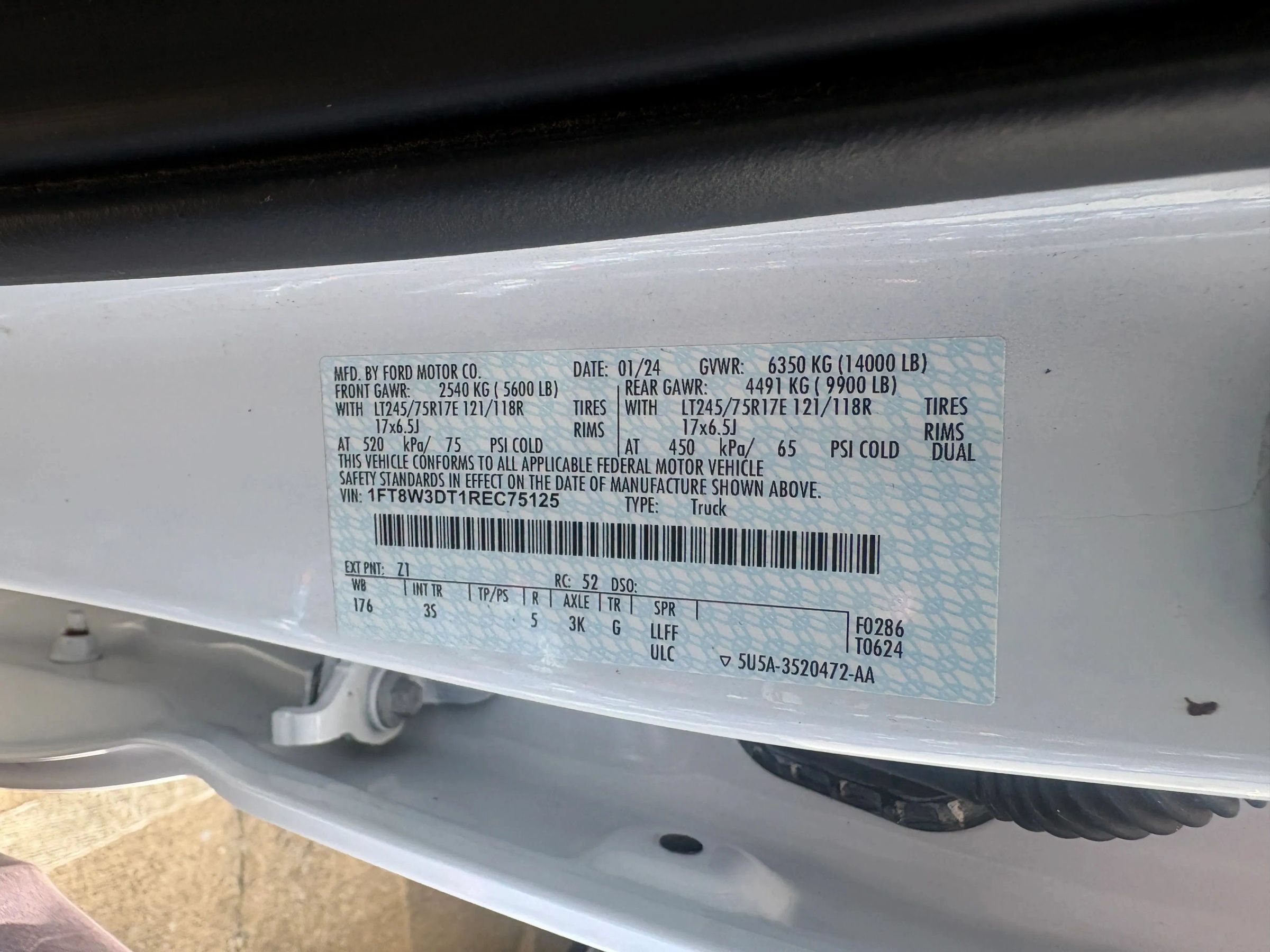 Used 2024 Ford F350 XLT AWD/4WD image 40
