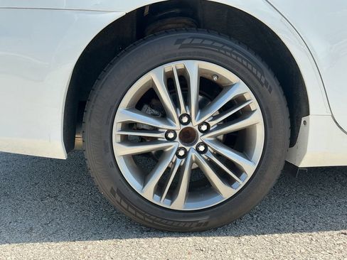 Used 2016 Toyota Camry SE FWD image 11
