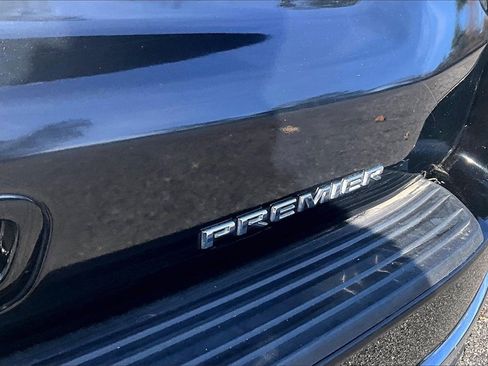 Certified 2022 Chevrolet Suburban Premier image 22